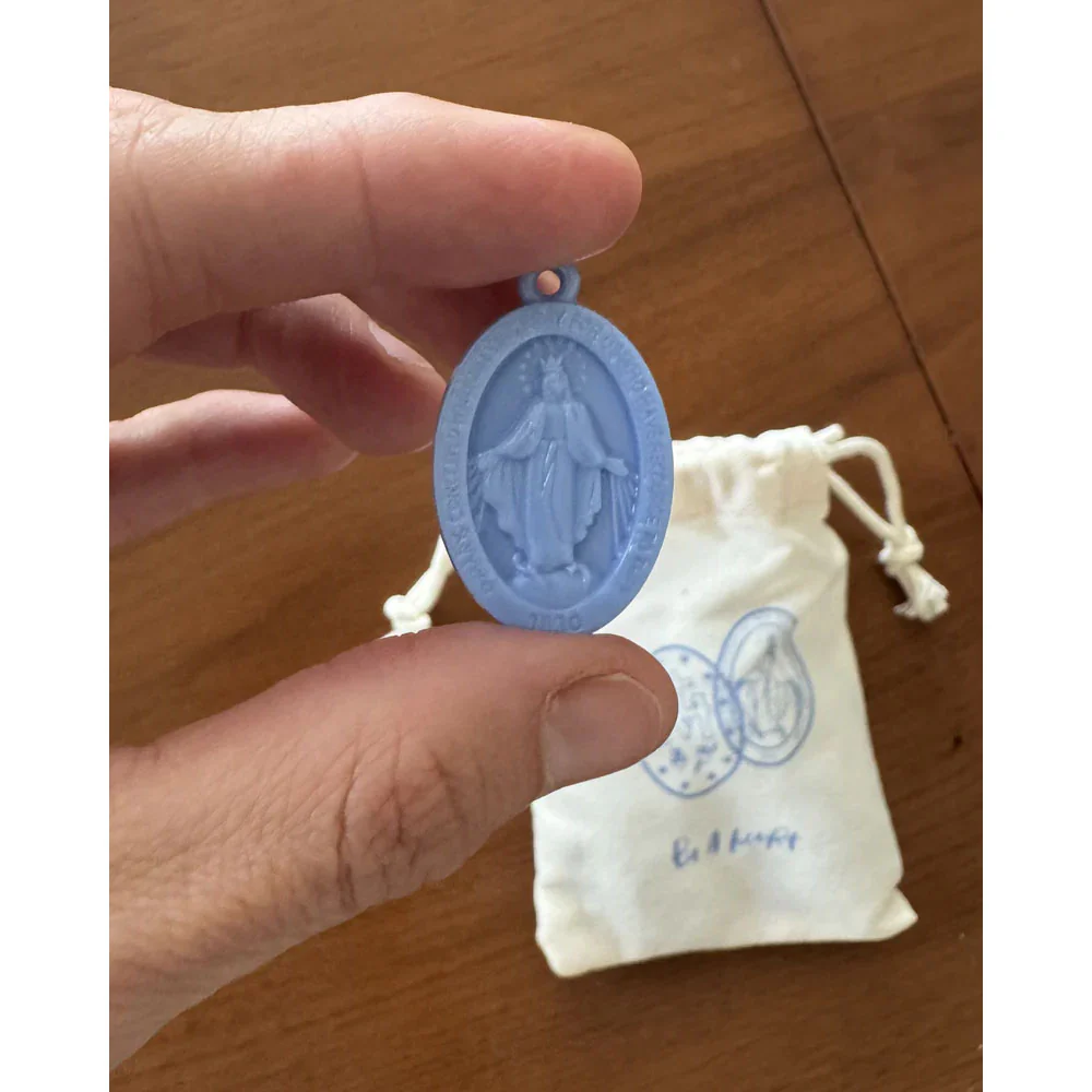 Be A Heart Blue Plastic Miraculous Medals - 25 Pieces - Image 4
