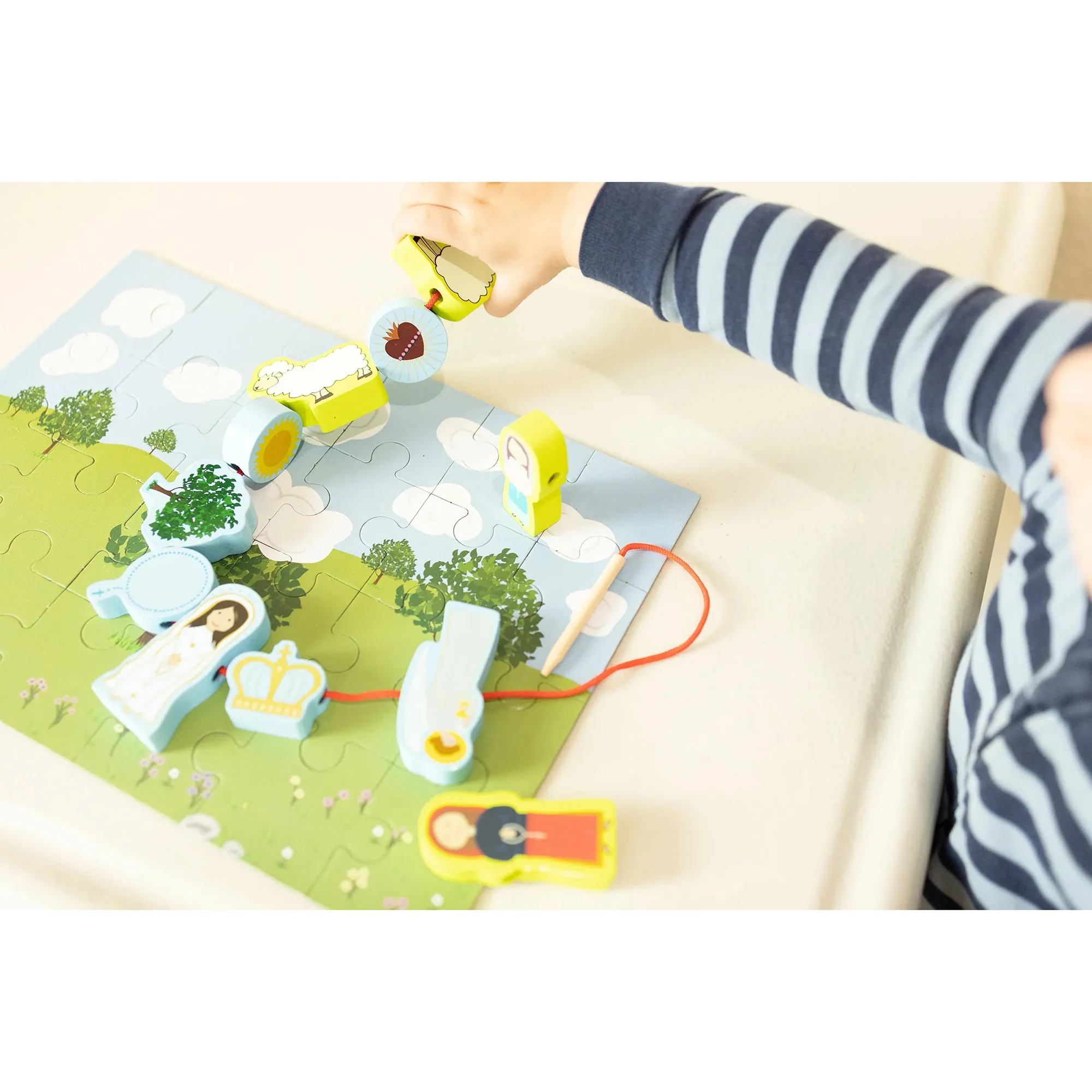 Children's Fatima Toy Lacing Set