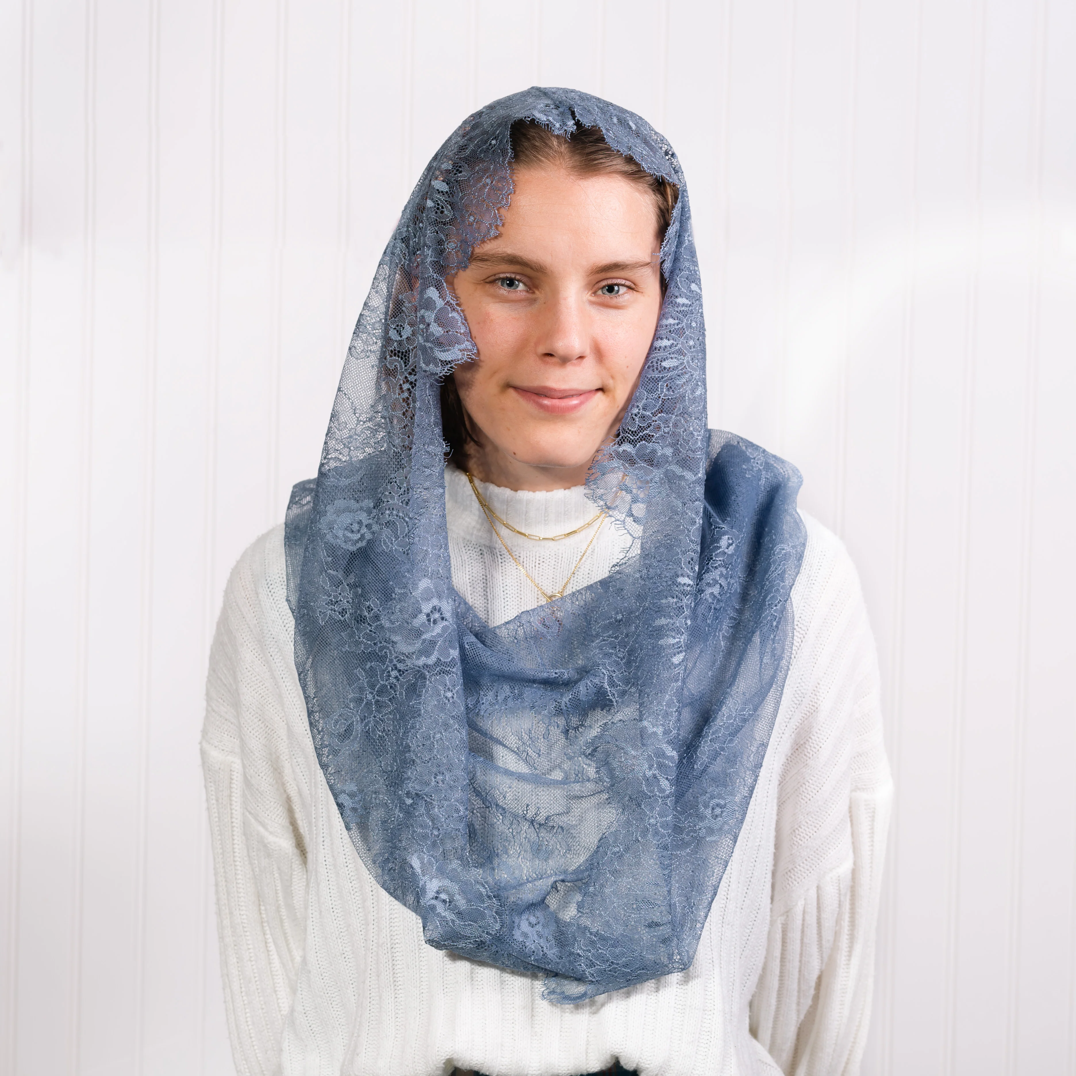 Francisca Spanish Lace Infinity Chapel Veil - Multiple Colors - Image 2
