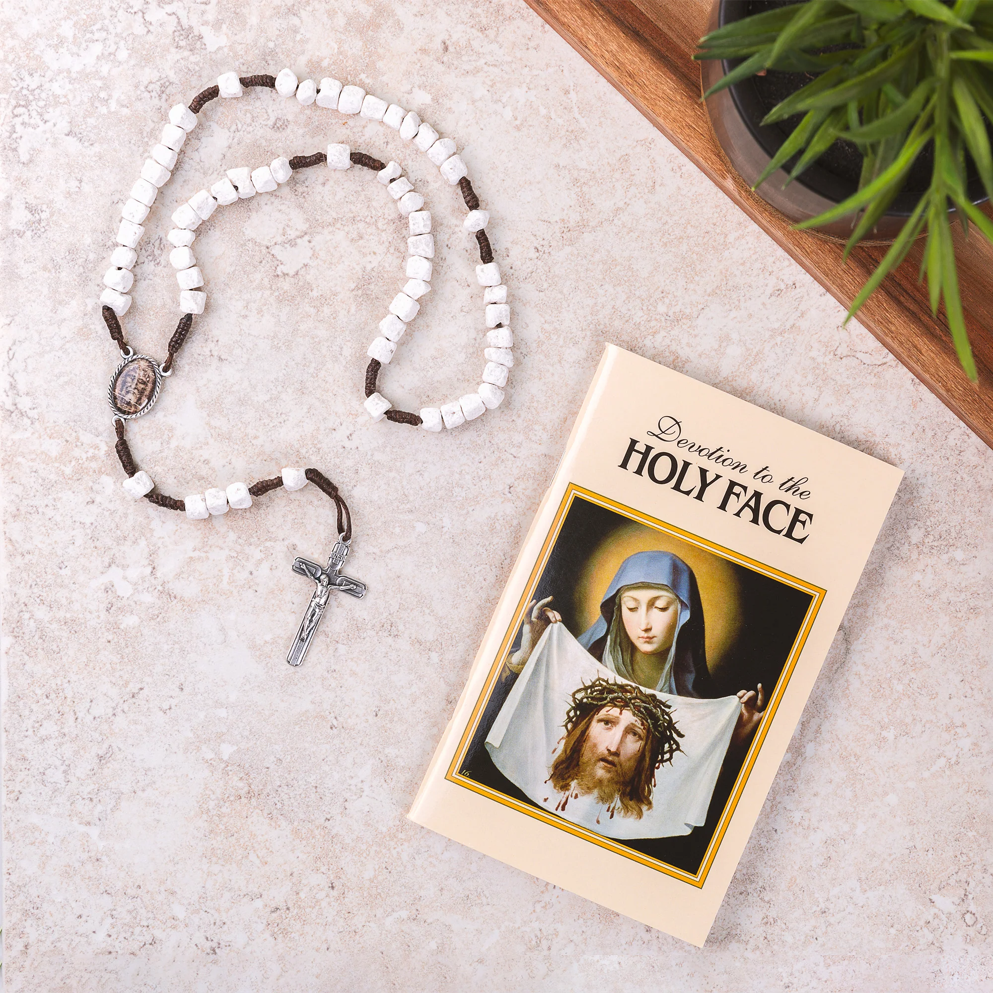 Holy Shroud Corded Rosary & Devotion to the Holy Face Gift Set