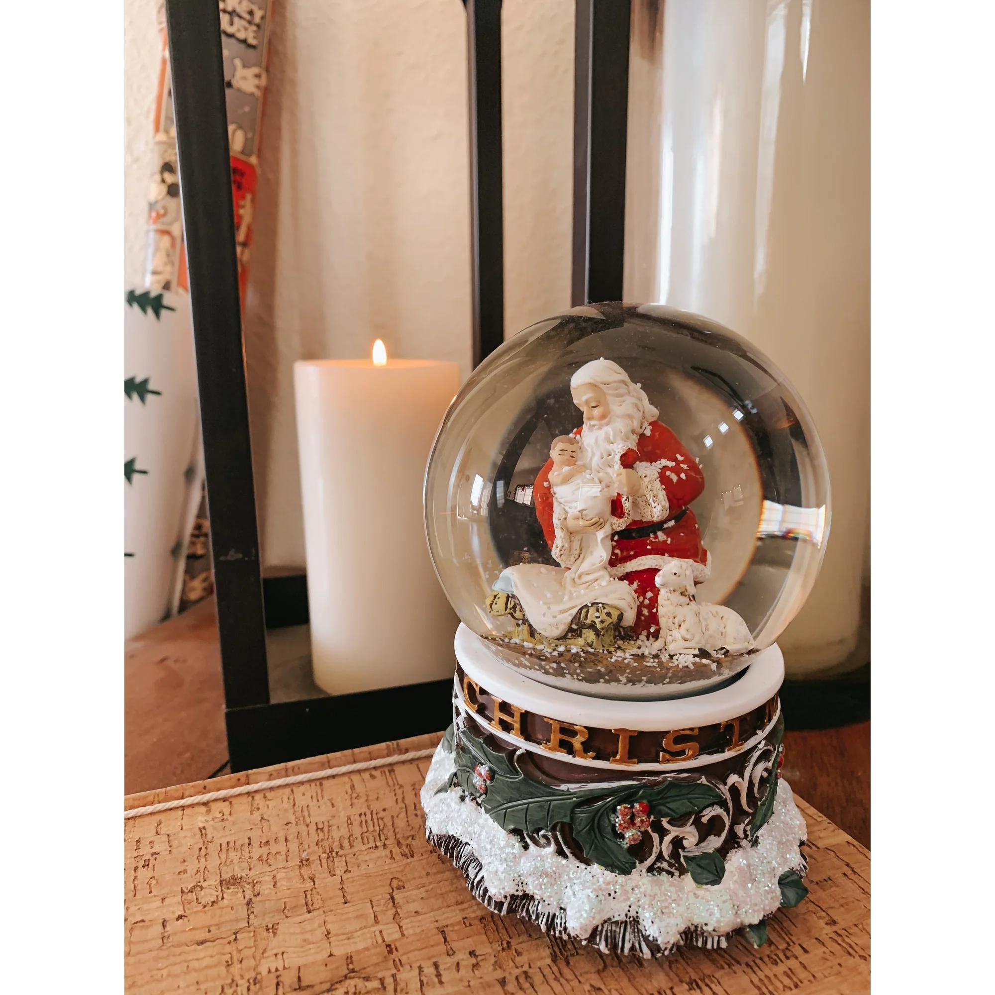 Kneeling Santa Musical "Silent Night" Snowglobe - Image 2