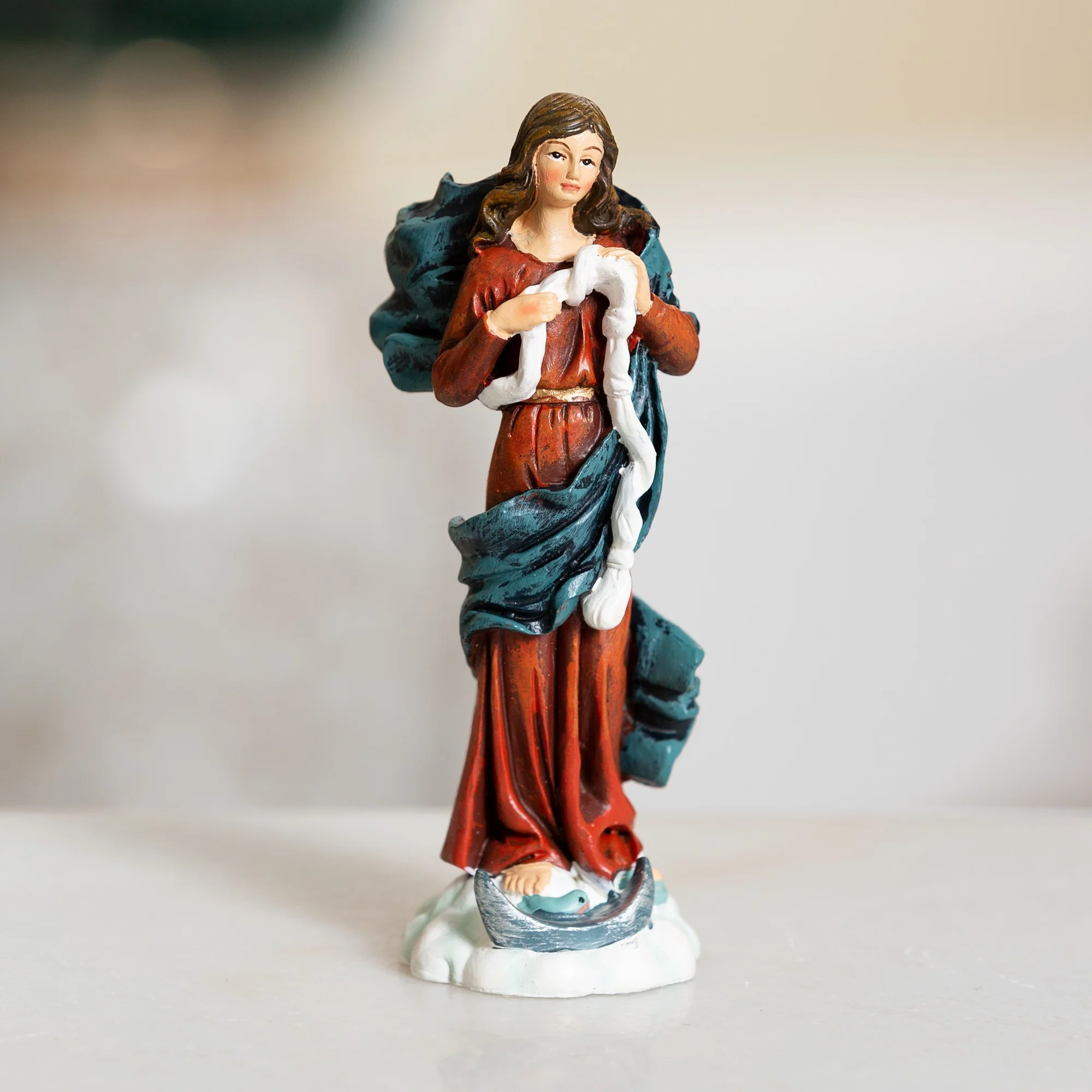 Mary Undoer of Knots Figurine - Image 4