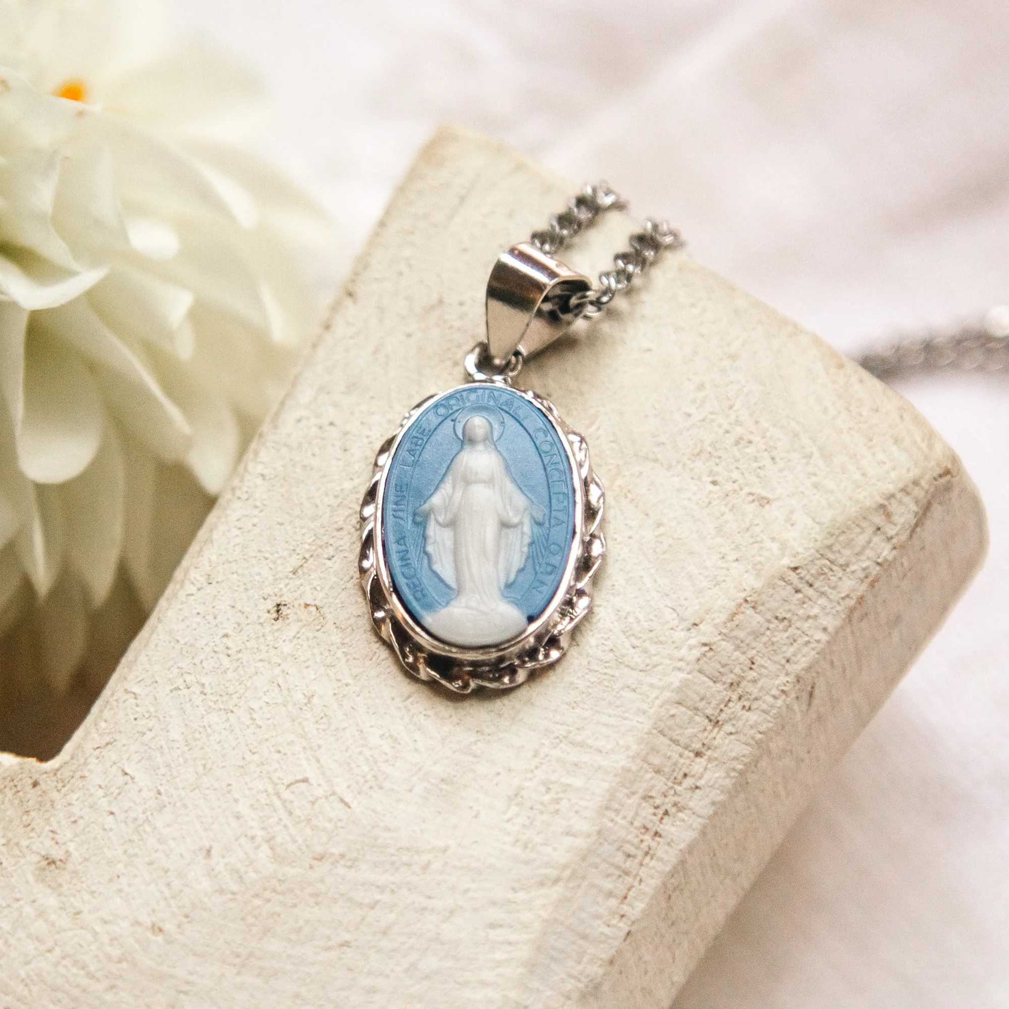 Miraculous Medal Cameo Necklace - Gold or Silver - Image 2
