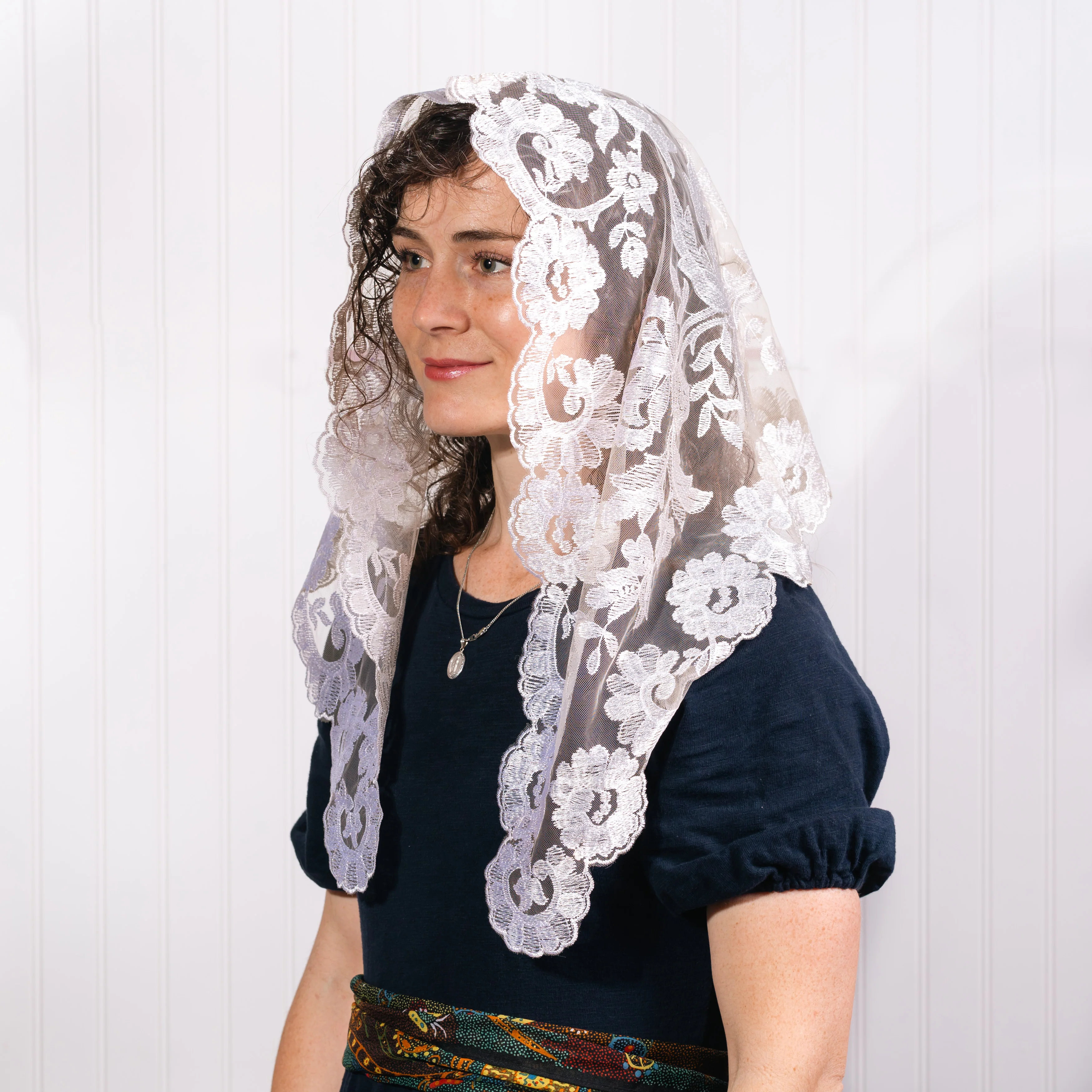 Olivia Spanish Lace Chapel Veil - Multiple Colors - Image 2