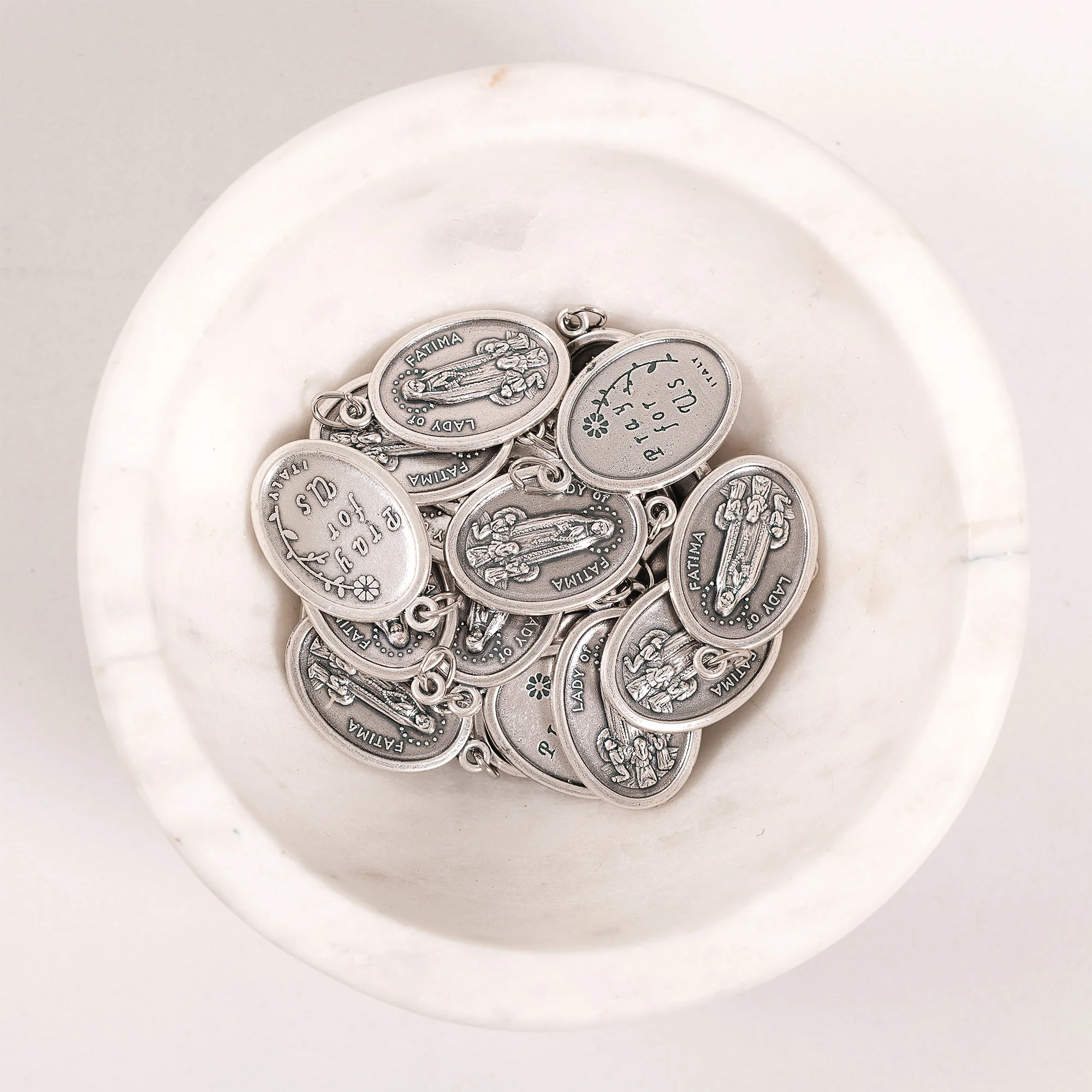 Our Lady of Fatima Medals - Bulk Pack of 25 - Image 3