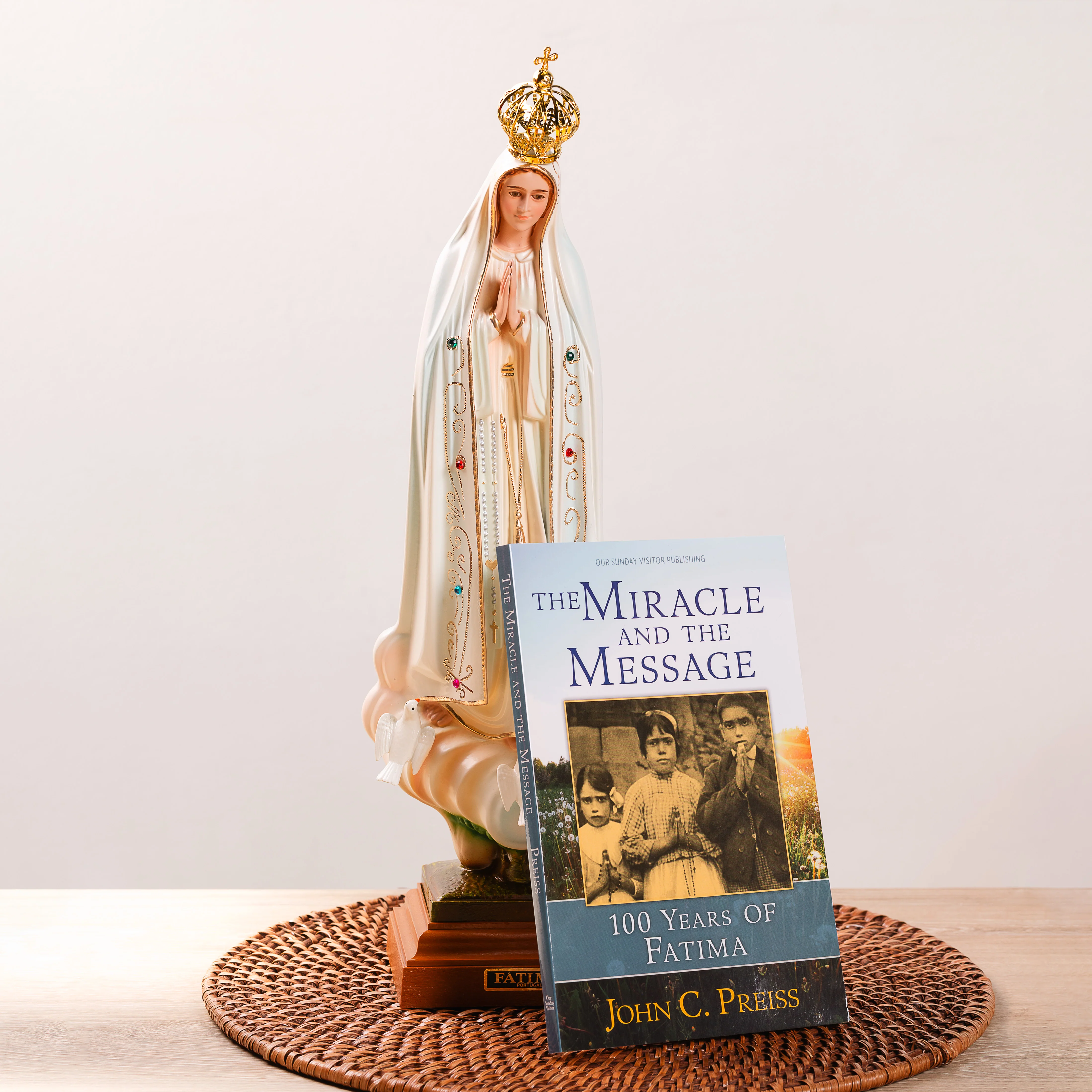 Our Lady of Fatima Statue & Devotional Book Gift Set