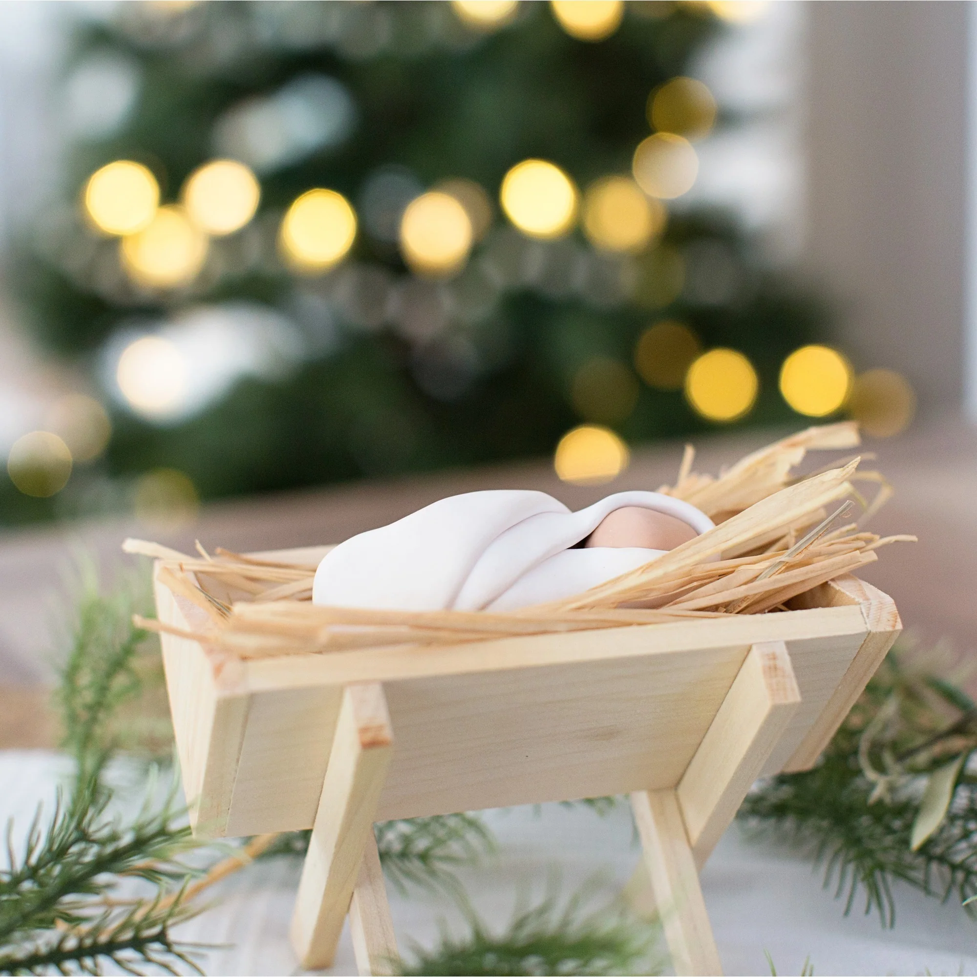 The Giving Manger Gift Set